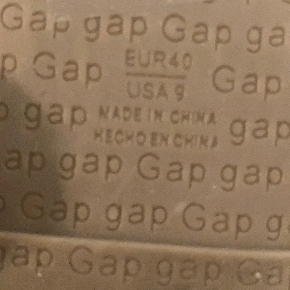 Sz 9 women’s GAP red/white striped flip flops - Picture 4 of 4